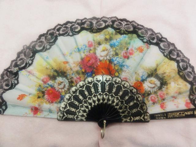 Black Rod Lace Lace Fan Mixed With A Variety Of Flower Patterns details Picture