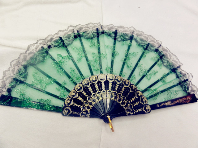 Lace Butterfly Fan Can Be Mixed In A Variety Of Colors details Picture