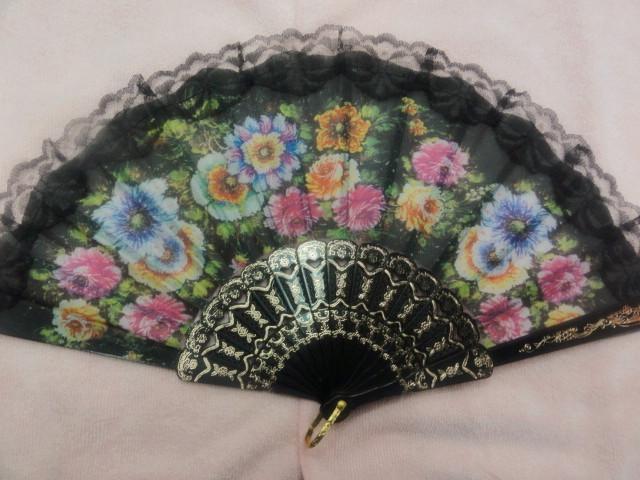Black Rod Lace Lace Fan Mixed With A Variety Of Flower Patterns