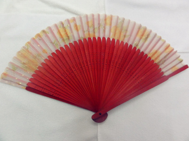 A Large Row Of Fans Can Be Mixed With Bamboo Bone Rods Ultra-Thin
