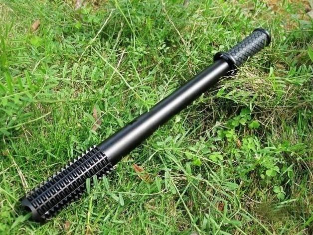 厂家直销狼牙棒强光手电筒巡逻必备远射强光手电筒
