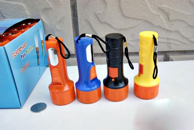 1018钥匙电子灯4LED小灯 迷你强光灯 节能环保