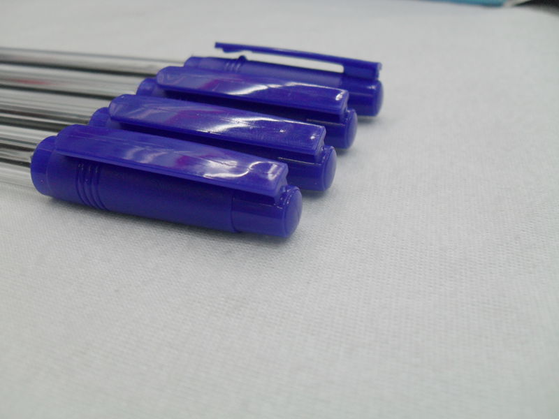 The manufacturer's best-selling new ballpoint pens come in multiple colors, including red, black and blue signature pens details Picture