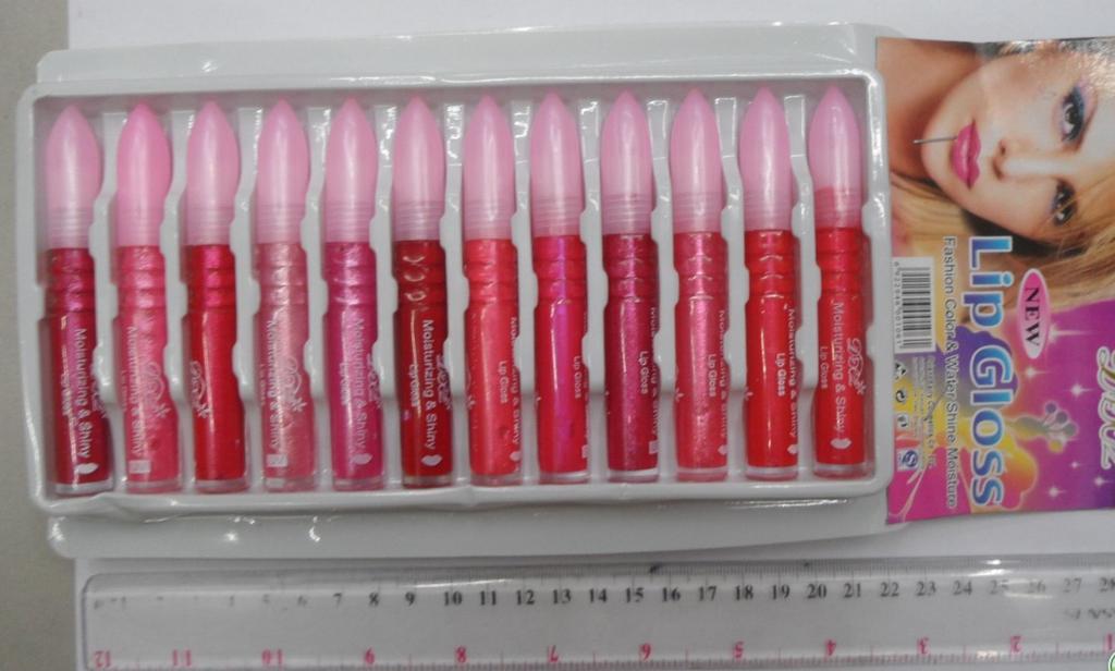 Lip gloss pink lip gloss cover 9.7CM long moisturizing lip gloss more than 850 lip gloss full figure