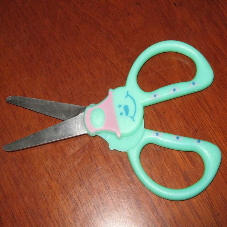 Office and study supplies: Student scissors, 5-inch student scissors, student scissors, student scissors Application Scenario