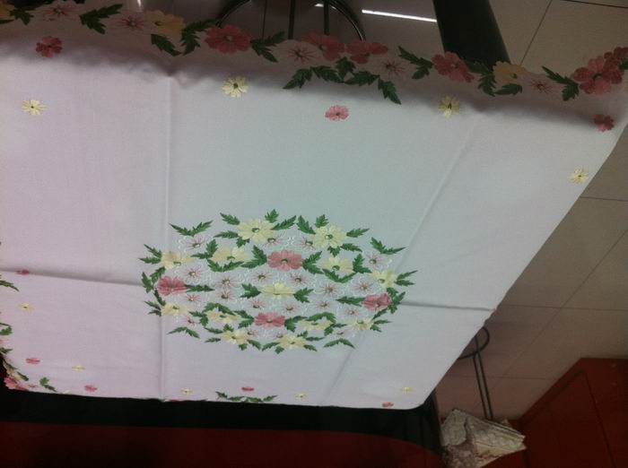 High-grade embroidered tablecloth thumbnail