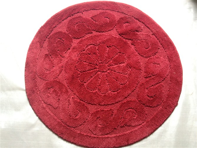 The circular flocked pad is waterproof, anti-slip, soft and comfortable, suitable for bathroom doors, etc