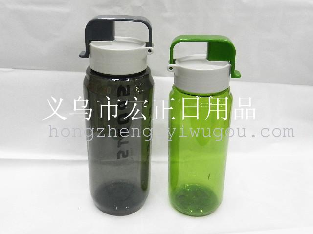 Creative eco-friendly travel cup, sports water bottle, flip-top water cup, 6008-68, 750ML Application Scenario