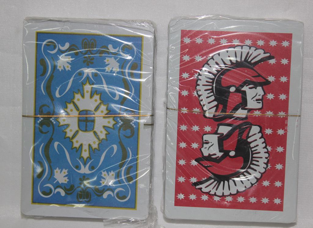 Playing card crown 28 silk plastic box clamshell two return plastic playing card foreign trade plastic card