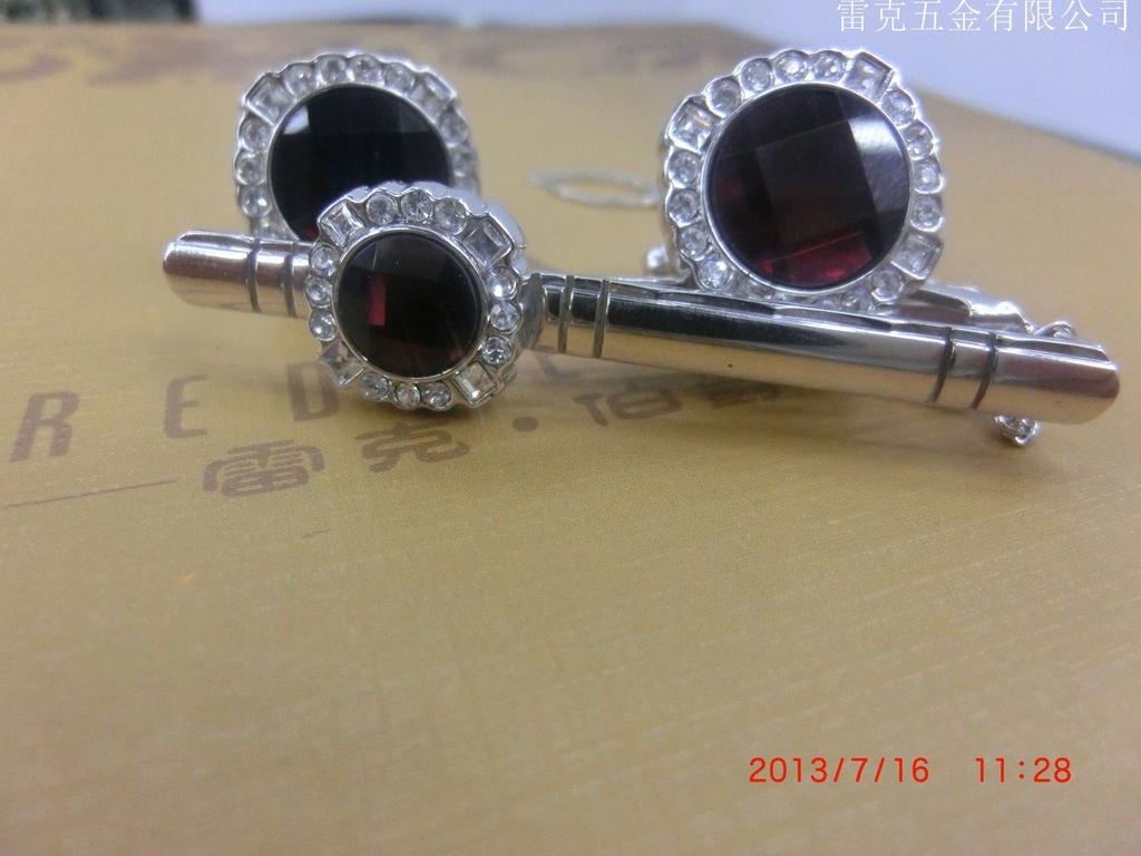 韩国进口袖扣套装，石榴红宝石饰品饰品饰品