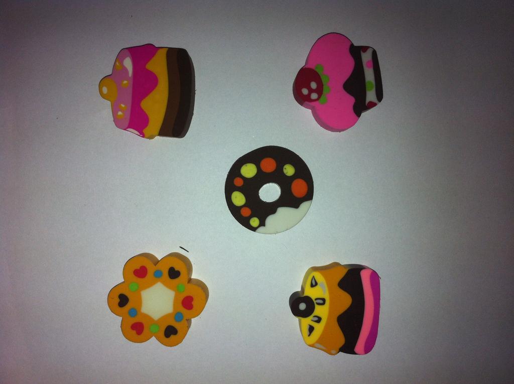 Super Smart cake-shaped cartoon multi-color Korean version card suction eraser 2022 New style eraser