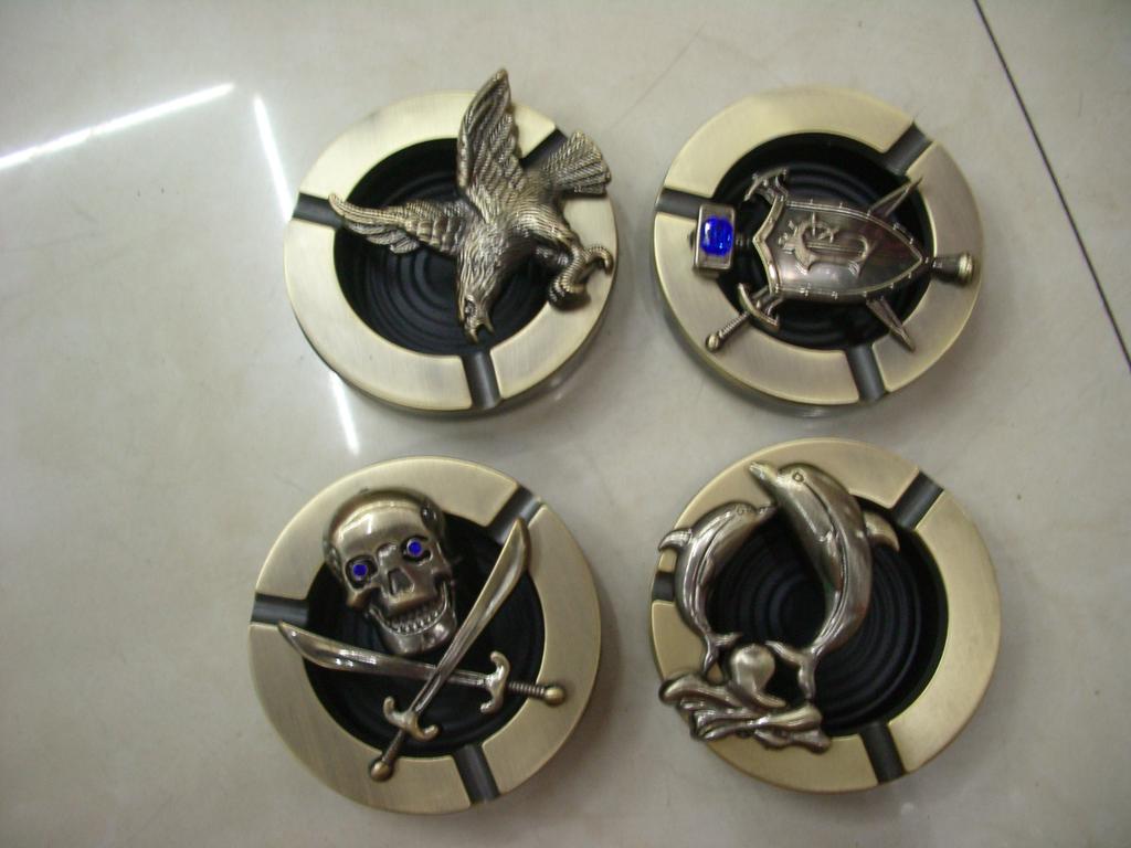 10cm创意锌合金烟缸 贴花 烤漆种类多样