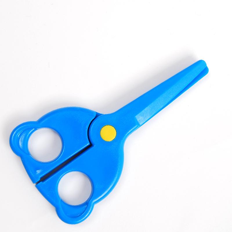 Office student scissors, paper-cutting scissors, all-plastic scissors, educational scissors, Yiwu scissors Application Scenario