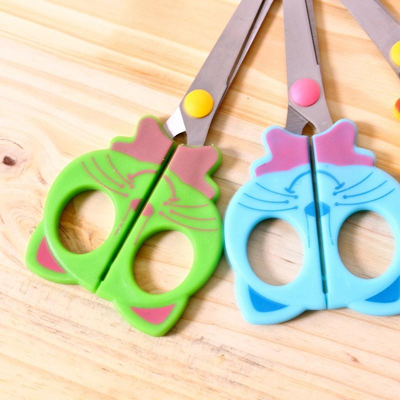 Office and study supplies: cartoon scissors, cartoon paper-cutting scissors, printed cartoon scissors, cartoon scissors Specification drawing