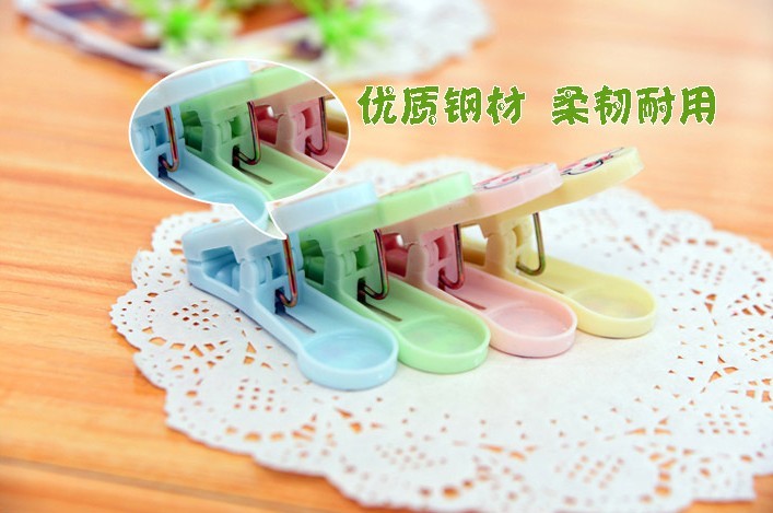 Creative Non-Slip Plastic Clothespins Application Scenario