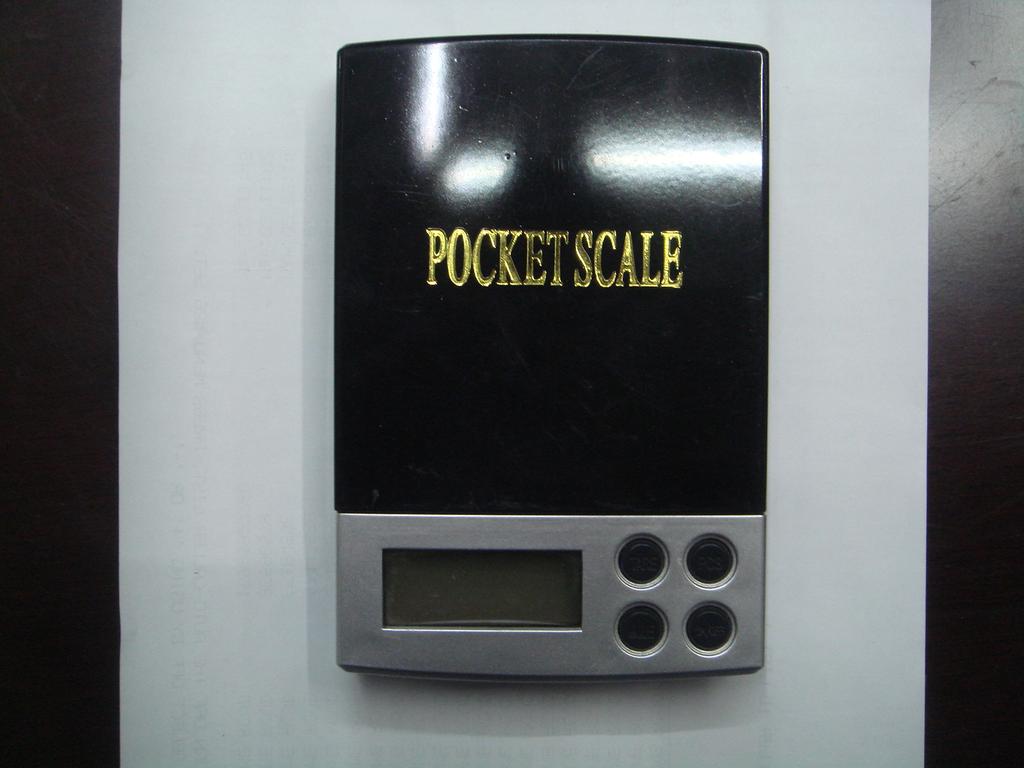 Jewelry scale: 0.01 to 200 grams gold scale