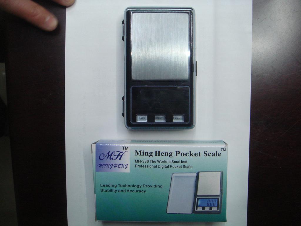 Jewelry scales for gold weigh from 0.01 to 100 grams