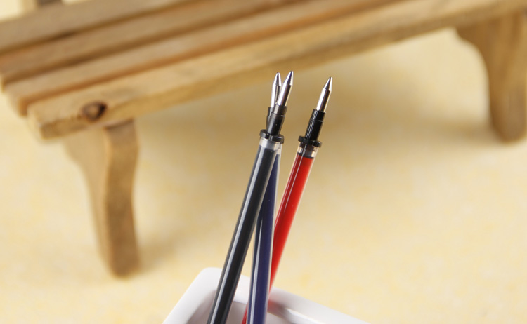 Wholesale of Wanbang 8163 type bagged 4 gel pen refilling and water pen refilling 0.5mm stationery Application Scenario