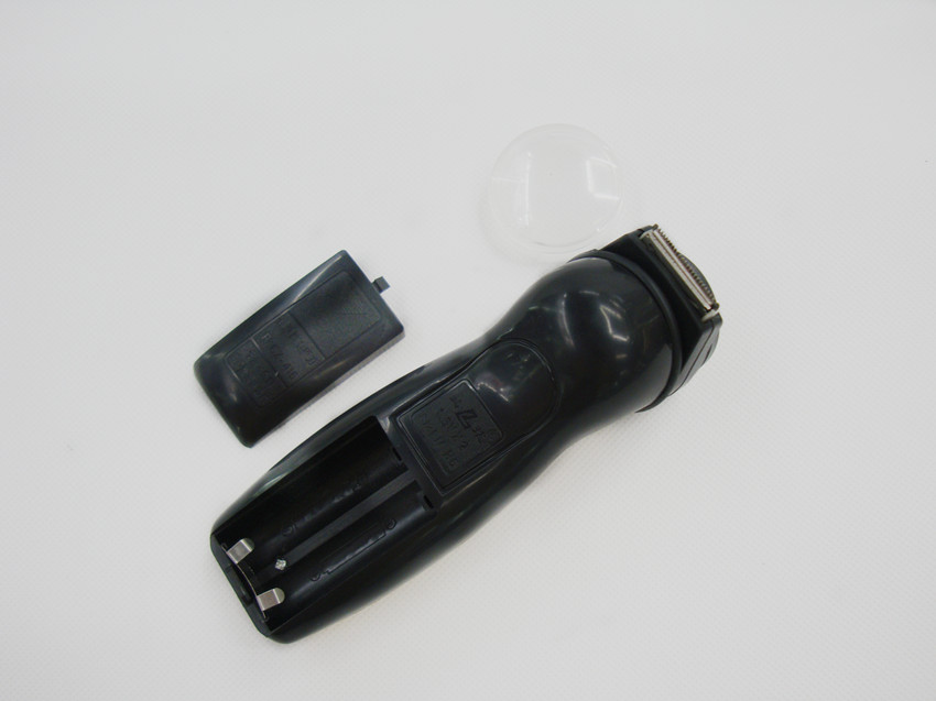 电动剃须刀实物图