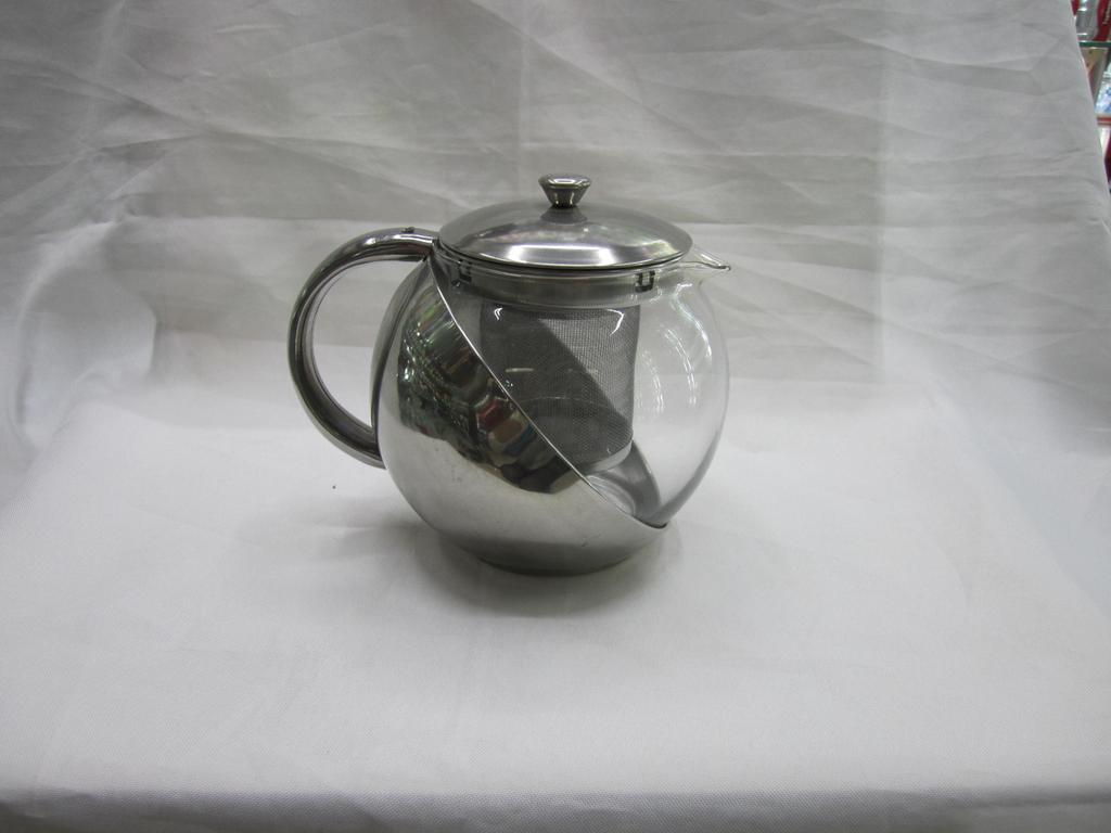 Glass and stainless steel ruyi pot