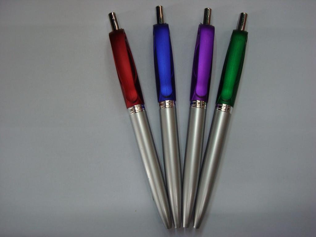 2013 Jun Tao stationery new four-color ballpoint pen