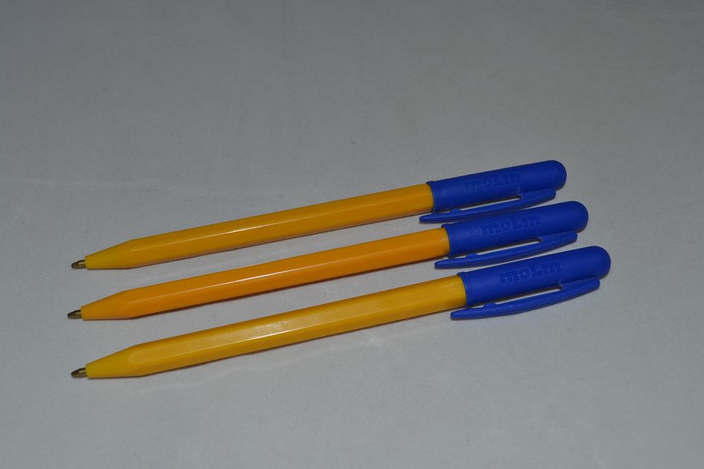 Twist-type ballpoint pen, plastic ballpoint pen, blue ballpoint pen details Picture