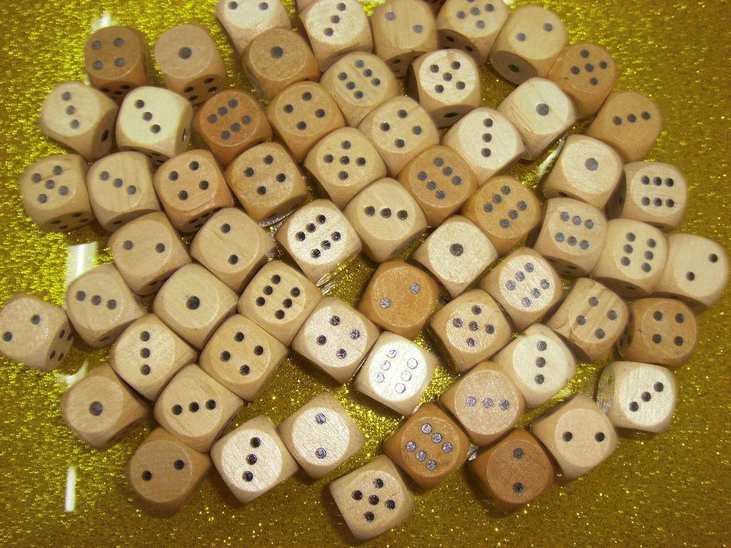 供应木头骰子 酒令骰子 情趣骰子 家务骰子 款式有20几种详情图2