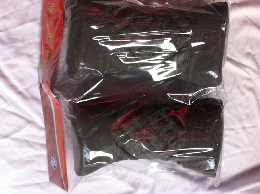 超纤皮头枕　仿皮头枕　汽车靠垫　靠枕　红酒头靠　记忆棉头枕　丹尼皮头枕