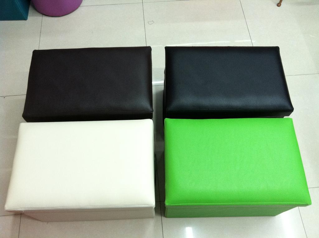 皮革收纳凳产品图