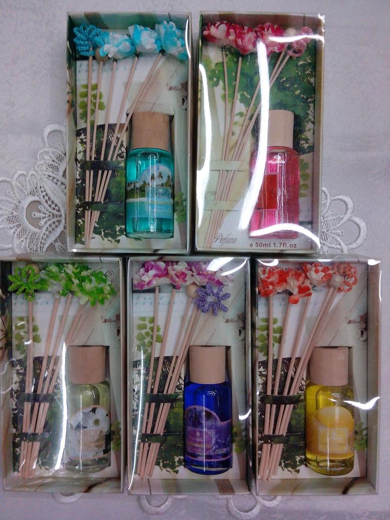 香熏藤条陶瓷挥发香水018，精美50ML礼盒套装，无火香薰，无烟香薰 编辑 | 举报此商品