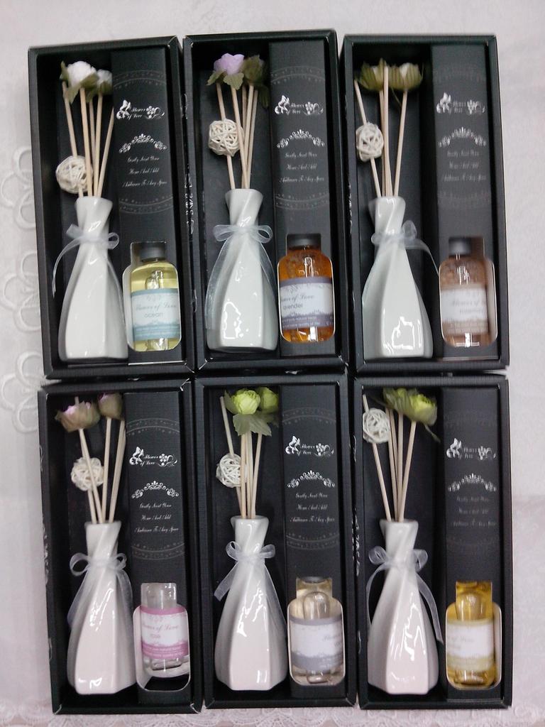 香熏藤条陶瓷挥发香水7002黑盒，精美50ML礼盒套装，无火香薰，无烟香薰