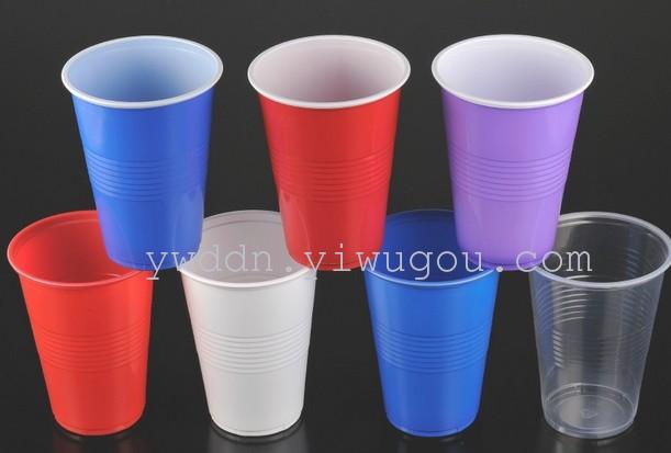 红白塑料杯、蓝白塑料杯,一次性塑料杯