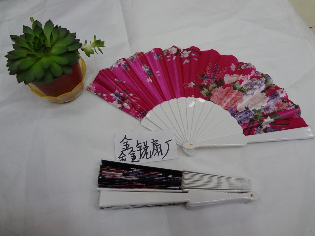 Manufacturers Direct Flat Silk Lotus Fans Welcome New And Old Foreign Businessmen To Shop For Purchase And Order details Picture