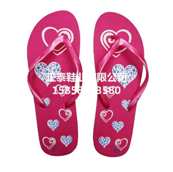 Wholesale of new fashionable rose red heart-shaped flip-flops and beach sandals details Picture