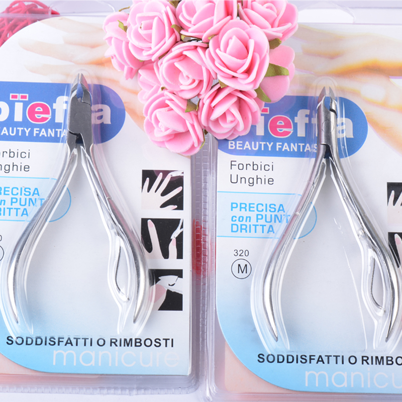 Nail art tools are simple and easy to use. Dead skin clippers are essential items for removing dead skin in nail art. DIY nail art tools. Dead skin removal tools are exclusively for export details Picture