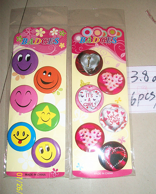 Manufacturers Direct Yellow Smiley Face Tinplate Chest Pin Pin Personalized Custom Pattern details Picture
