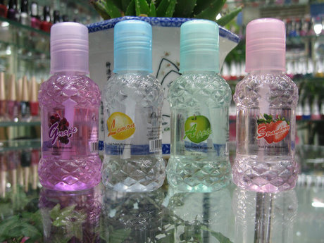 Ouyan 2866 comes with 50ML transparent nail polish remover without acetone