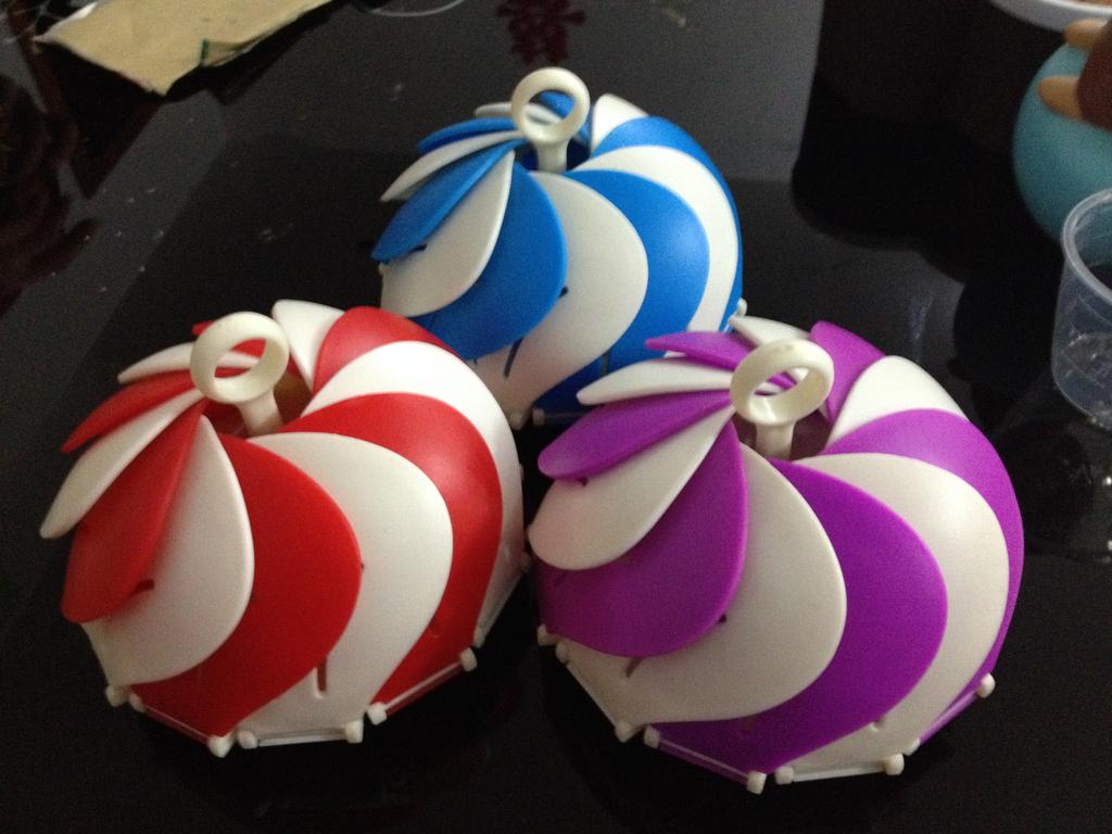 其他塑胶容器实物图