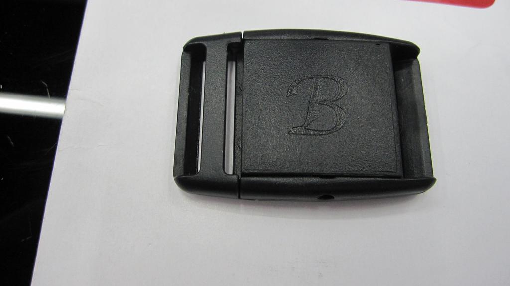 箱包配件/塑料插扣/插扣细节图