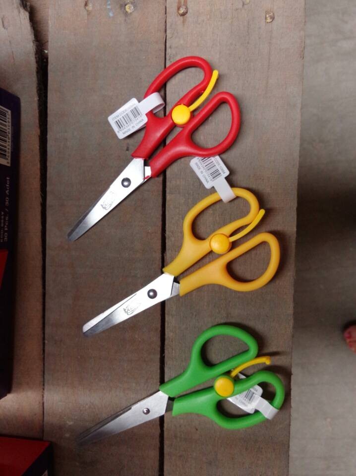 厂家现货处理 优质不锈刚学生剪 低价处理 PP柄细节图