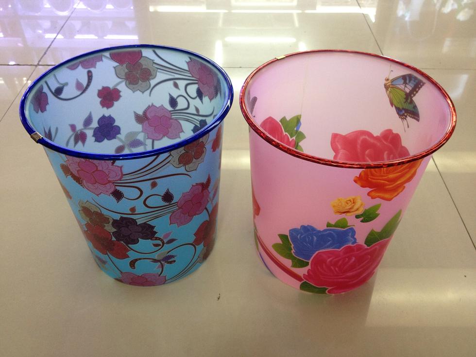Chinese-style plastic trash cans, transparent trash cans, and sanitary buckets