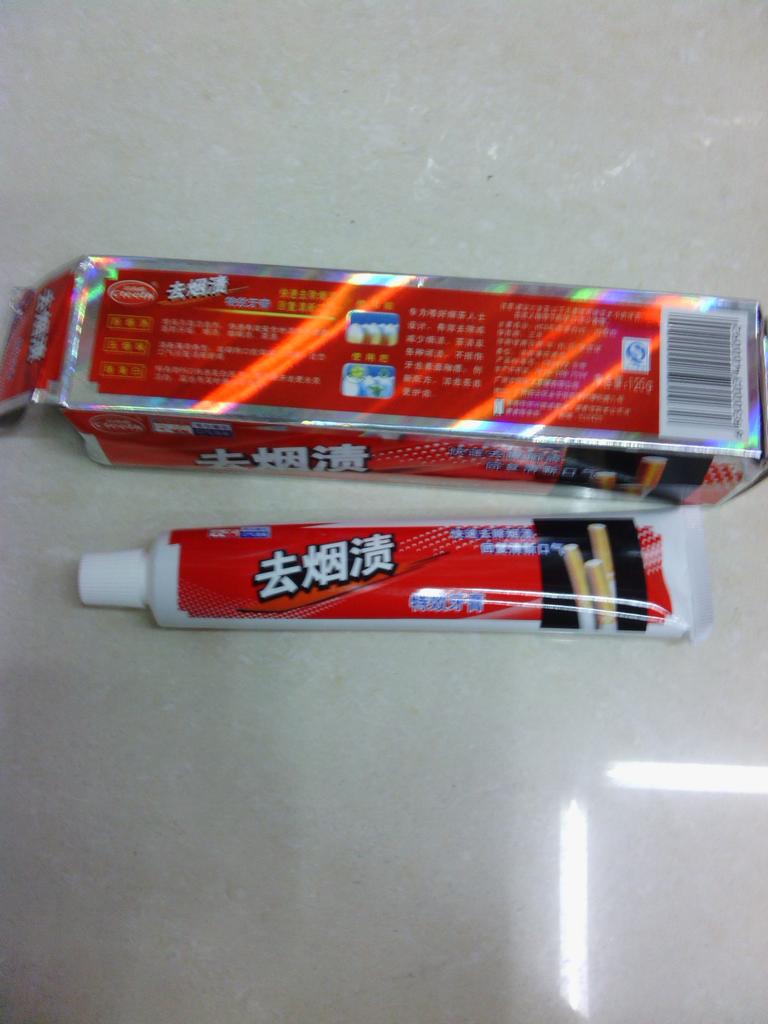 去烟渍特效牙膏，回复清新口气产品图