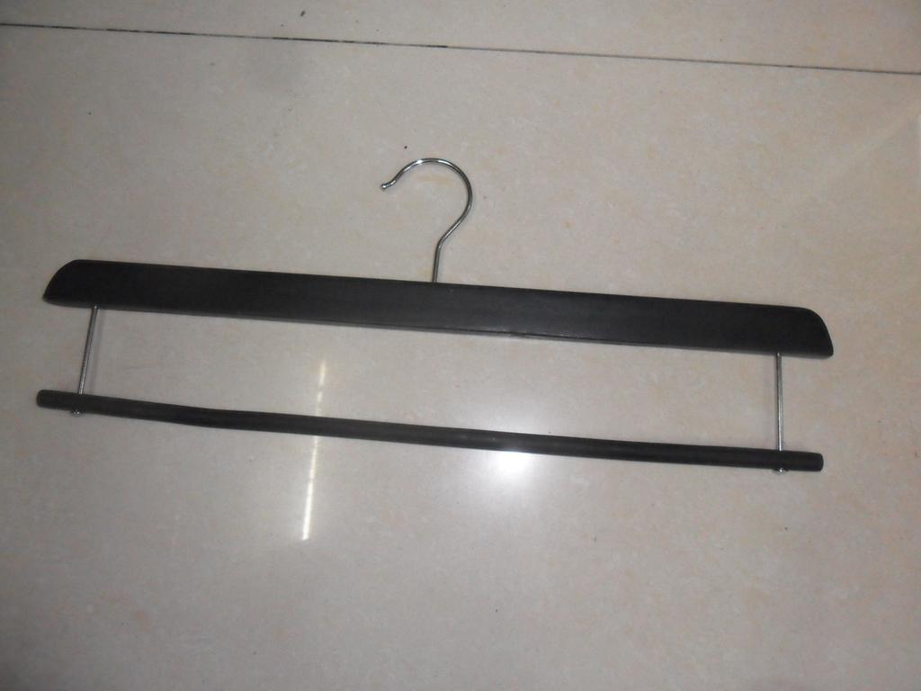 黑色木头裤架，40公分长，下面可以滑动的