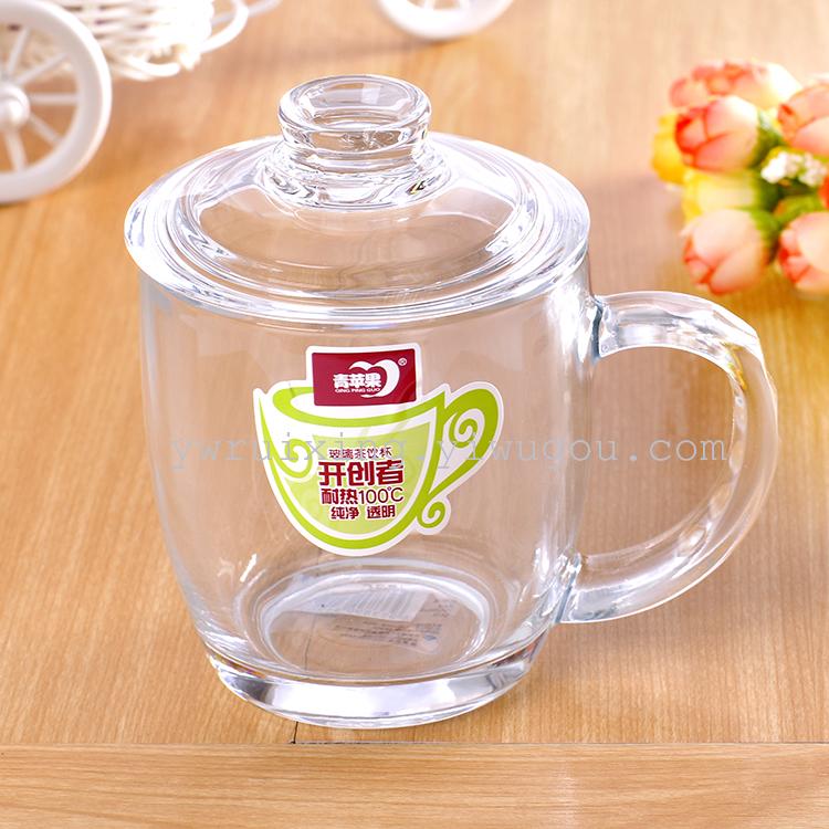 A glass with a lid, a clear glass, a milk glass, a juice glass, a cute creative glass, a clear water glass