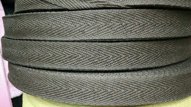 Factory direct sales of polyester webbing, herringbone woven webbing, hand-held straps. Favorable prices. Even for small quantities, custom production is available Specification image