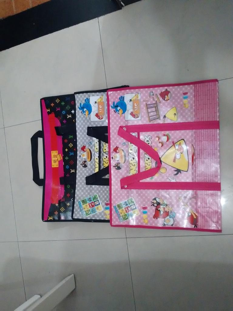 Woven bag with heart pattern handbag details Picture