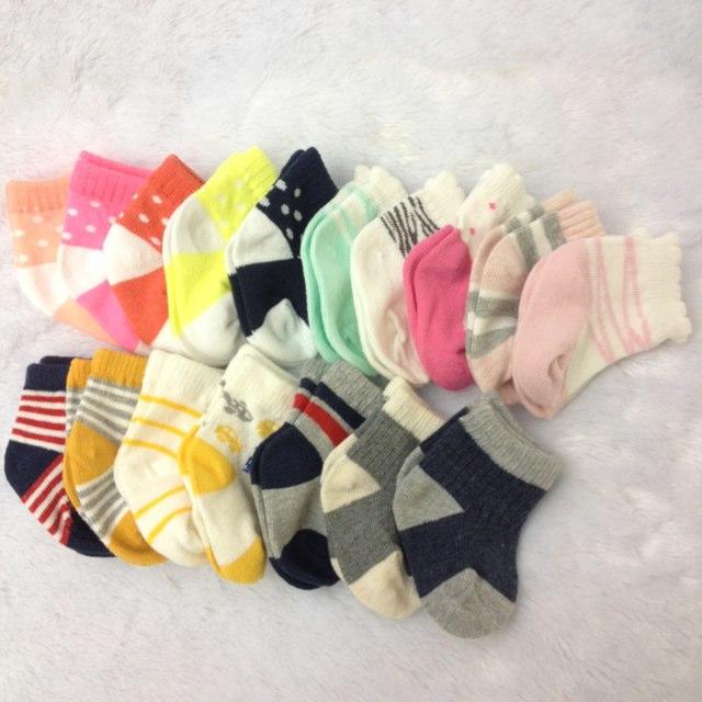 Pet socks, cotton socks, cat and dog socks, foot covers that won't fall off, scratch-proof and dirt-proof, paw covers, leg guards Application Scenario