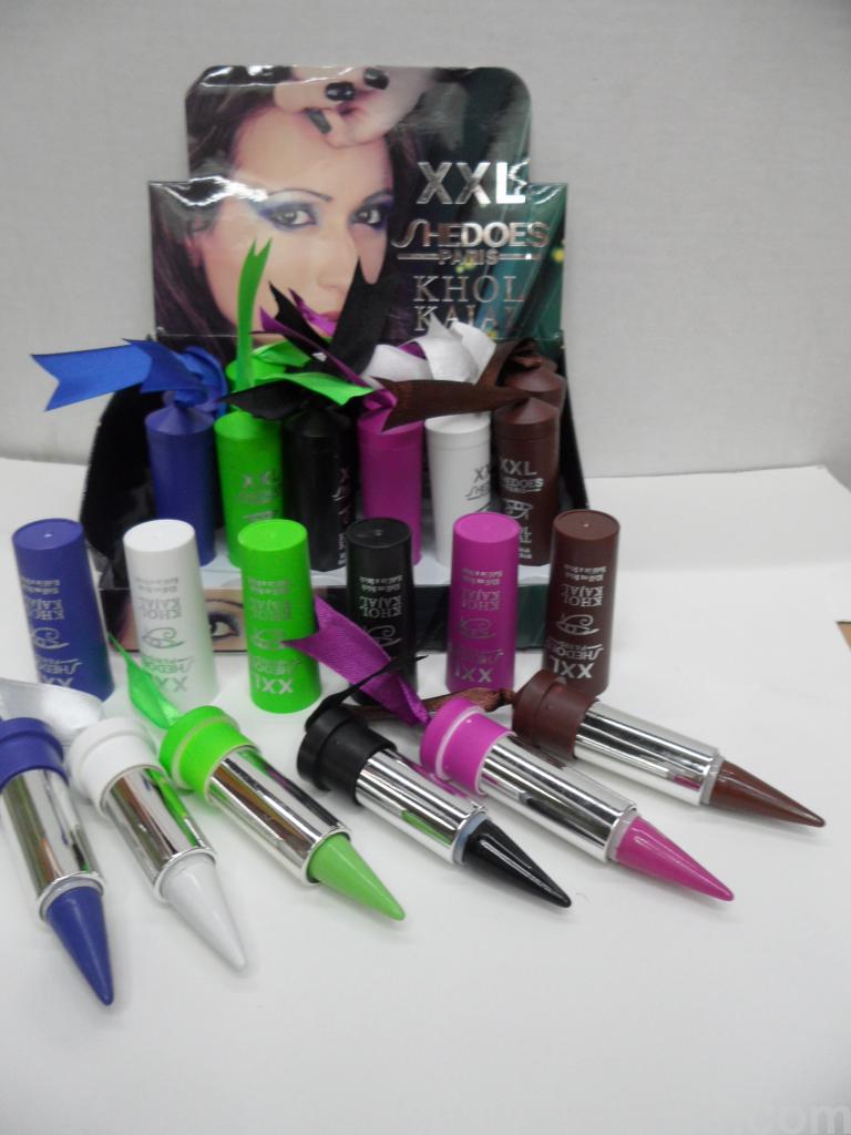 Eyeliner in 24 sticks