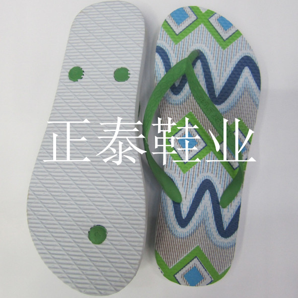 Wholesale of summer slippers, cute and versatile women's sandals, flip-flops and flip-flops Application Scenario