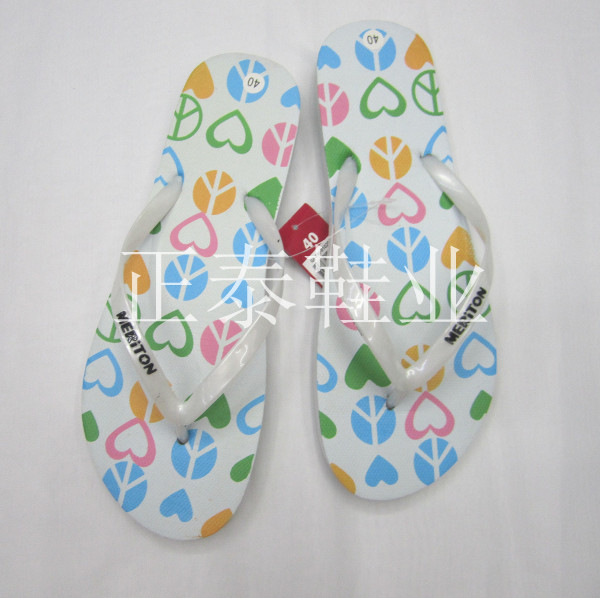 New white printed herringbone beach slippers for women are available details Picture